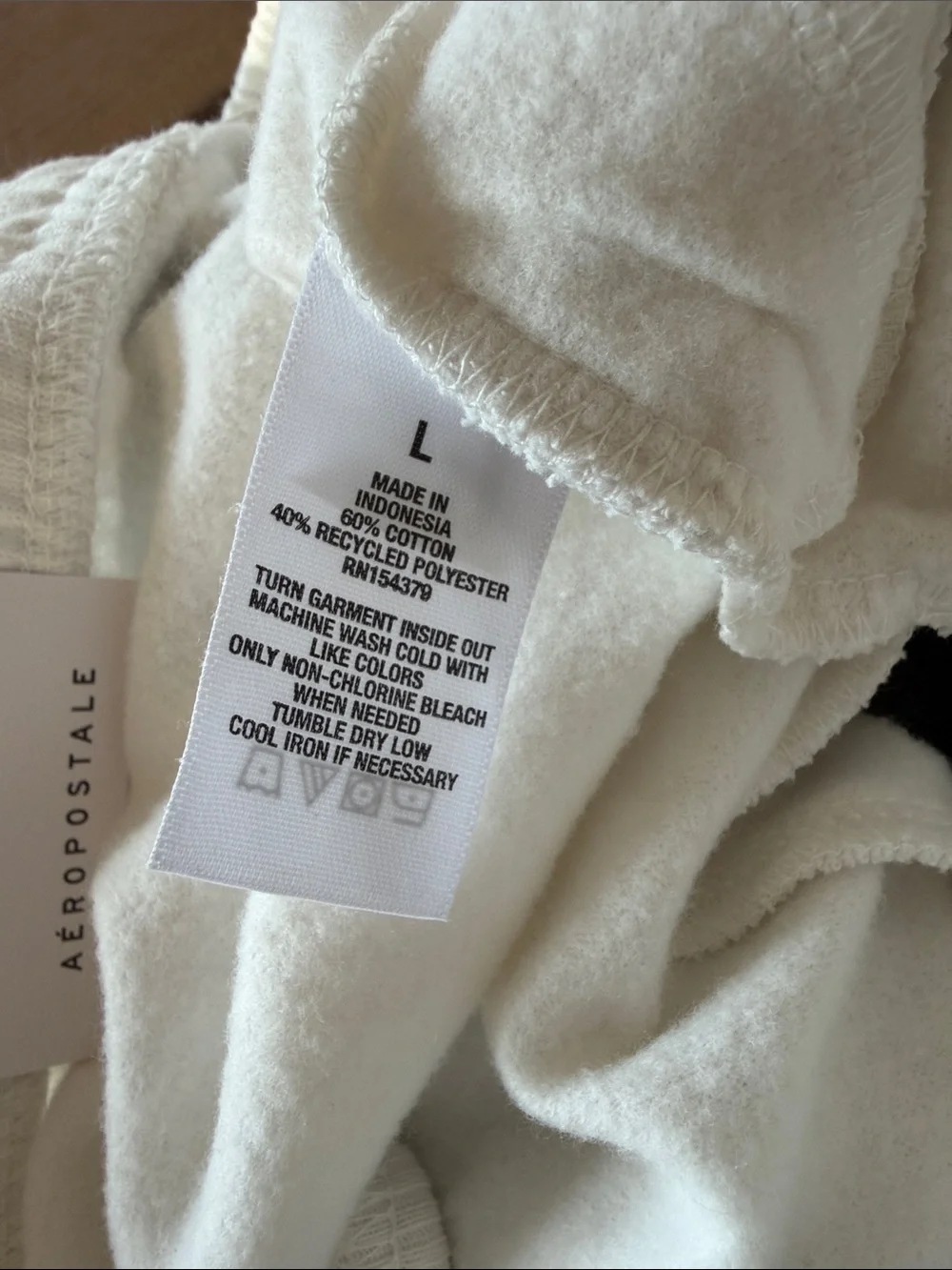 Aeropostale crisp white